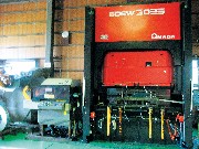 300tサーボ順送プレス